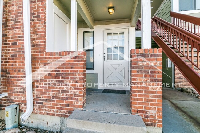 Building Photo - Newly Updated Condo with Central AC, Firep...