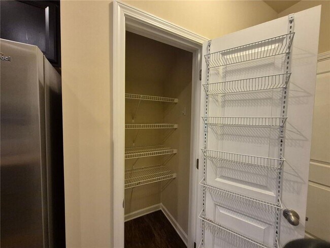Building Photo - 1450 Brookmere Way