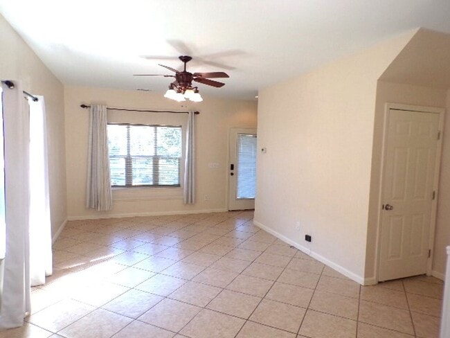 Building Photo - Mid Island home for rent