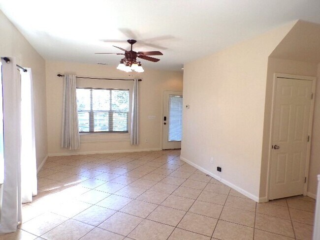 Foto del edificio - Mid Island home for rent