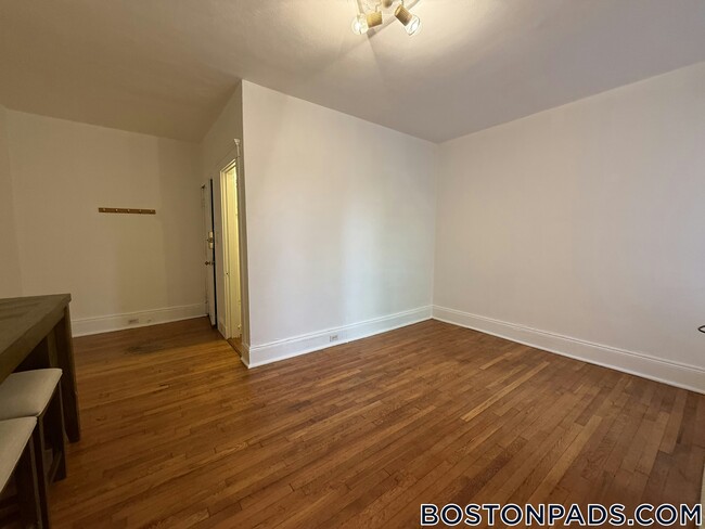 Building Photo - 37 Dwight St