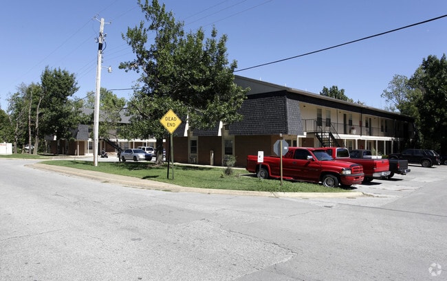 Building Photo - Chestnut Apartments