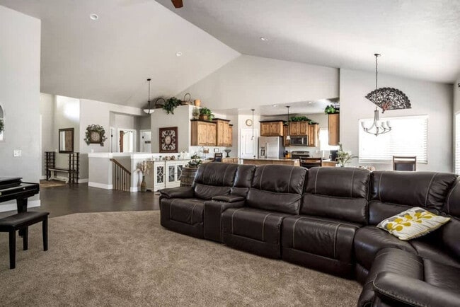 Building Photo - 358 Wrangler Ct