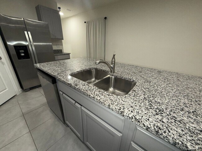 Foto del edificio - 1329 Derry Ave