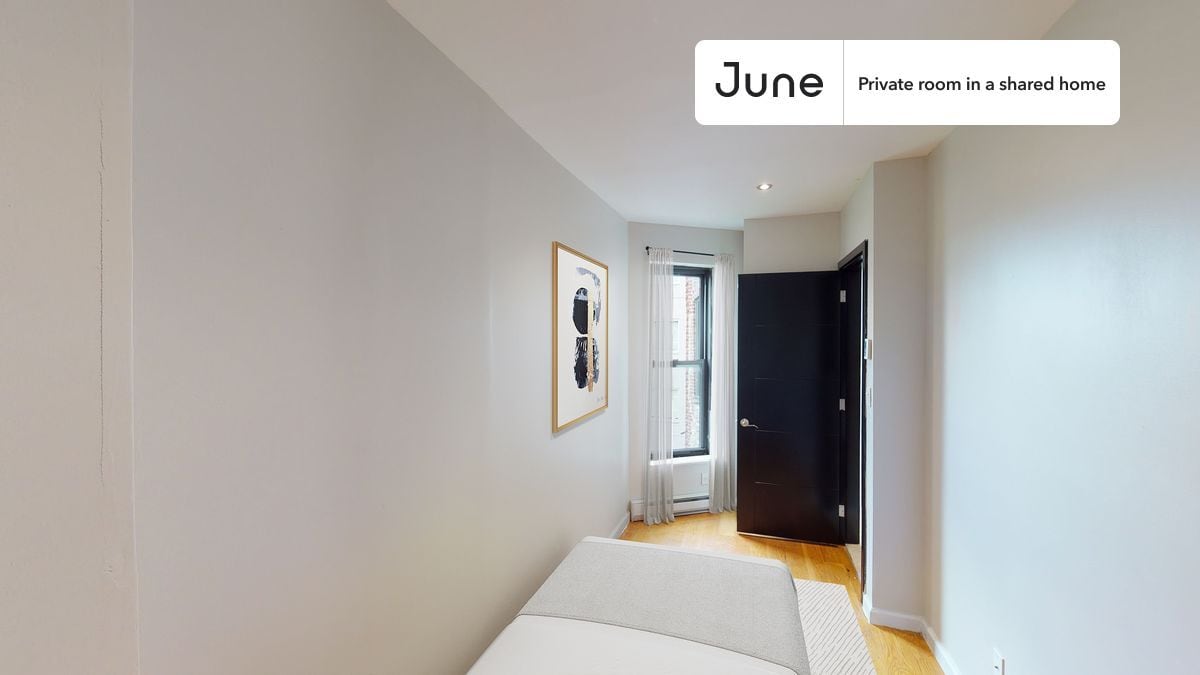 Primary Photo - Room in Shared 3 bed/1 bath home