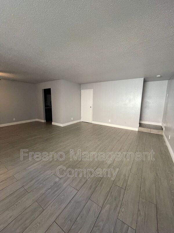 Foto del edificio - 583 E Barstow Ave