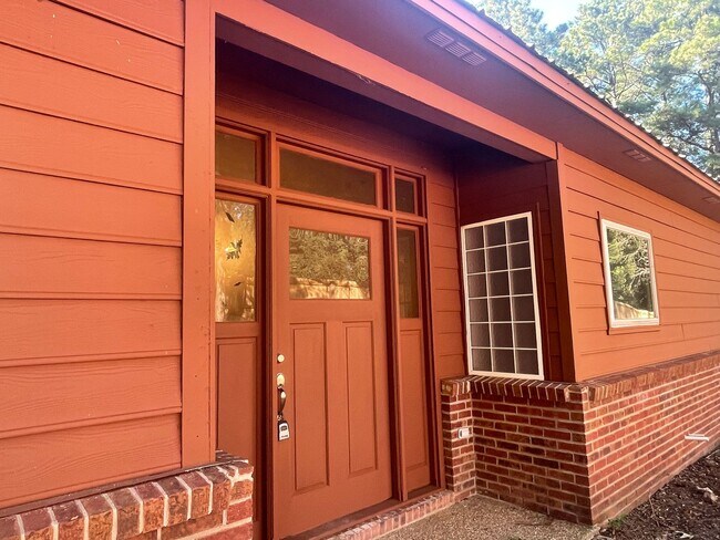Foto del edificio - 1294 Robinson Springs Rd