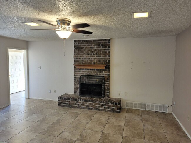 Foto del edificio - 6433-6435 Brookhaven Trail