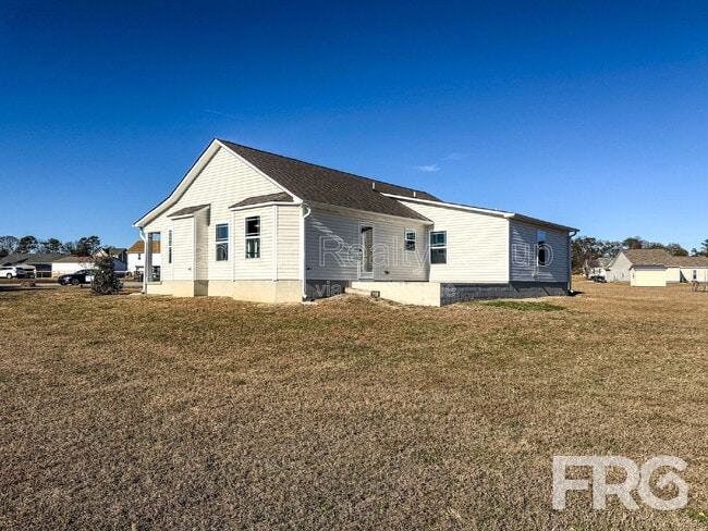 Building Photo - 102 Michael Thomas Pl