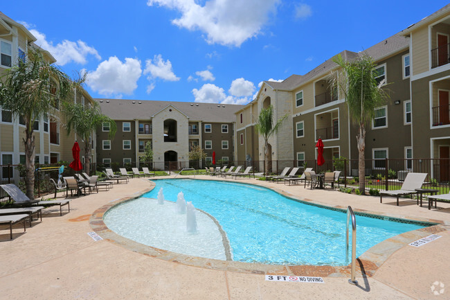 Phase II Pool - Residence at Edinburg II