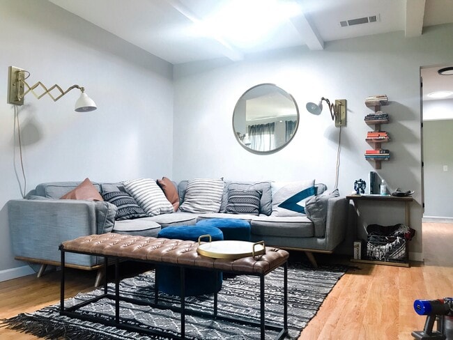 Foto del edificio - 258 Mountain View Dr