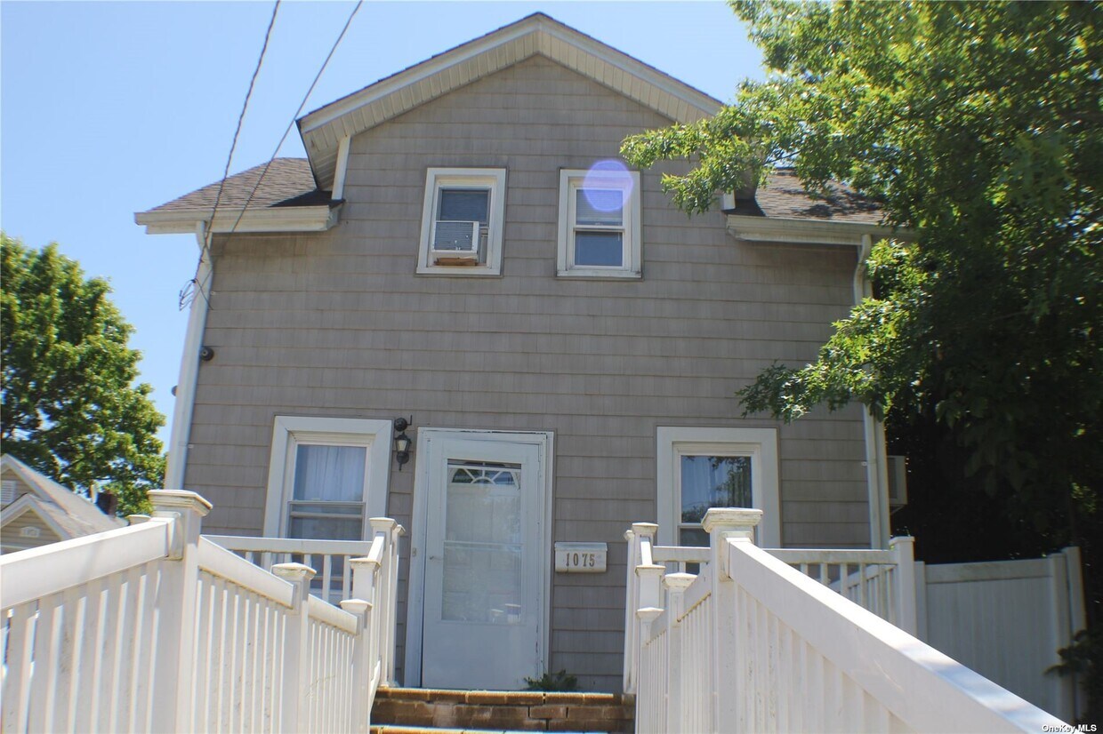 Primary Photo - 1075 Harrison St