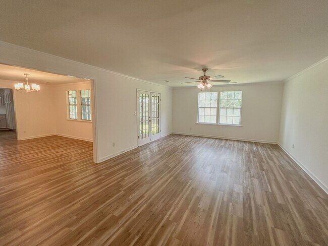Foto del edificio - Now Leasing – Fully Renovated Home in Guntersville!