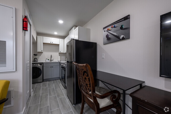 1 habitación, 1 baño - 600 pies cuadrados - Cocina y comedor - Beachside Palms @ Daytona Beach