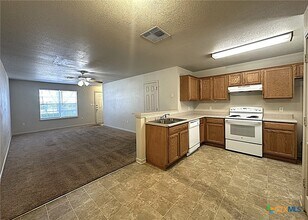 Building Photo - 402 Veterans Ave