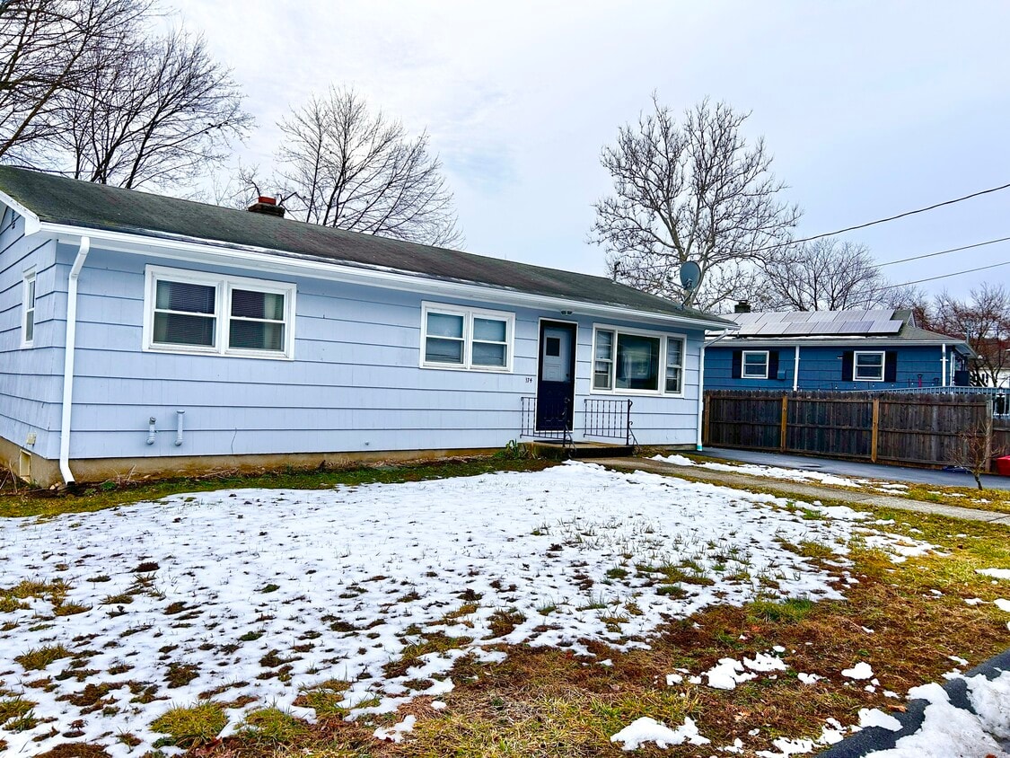 174 Park Ave, Derby, CT 06418 House Rental in Derby, CT