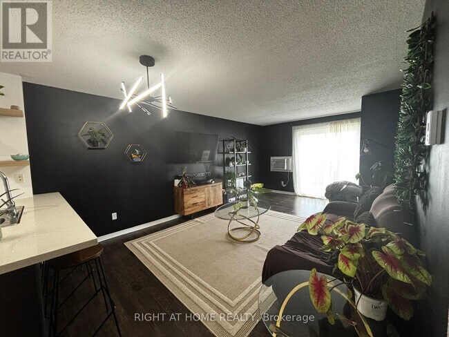 Photo du bâtiment - 91 Aspen Springs Dr