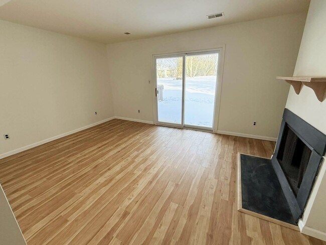 Foto del edificio - 3103 Ruby Dr