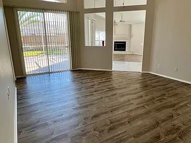Foto del edificio - Freshly painted exterior and neutral color interior.