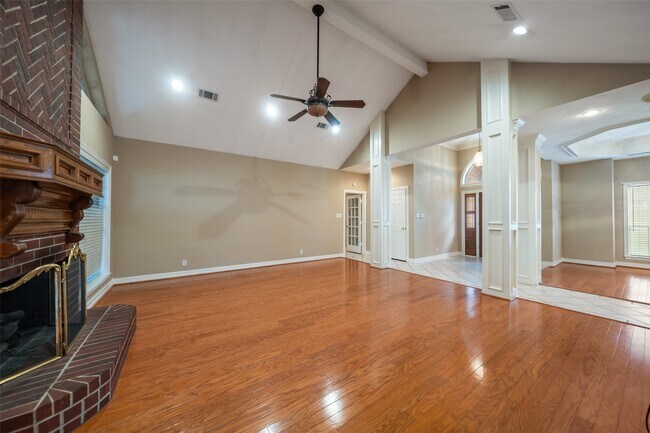 Building Photo - 30616 Quinn Rd