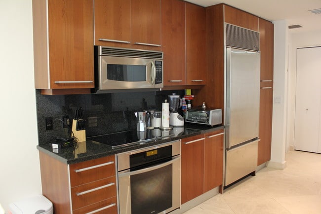 Building Photo - 901 Brickell Key Blvd