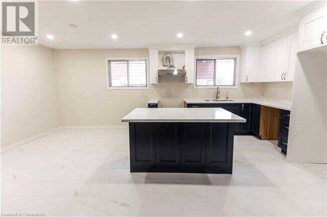 Building Photo - 53 Obermeyer Dr