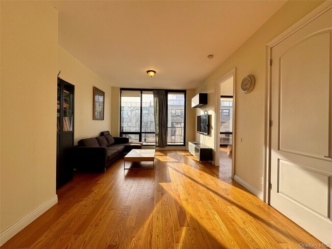 Foto del edificio - 63-36 99th St