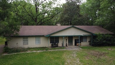 Building Photo - 805 S Bradford St