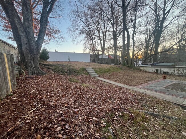 Foto del edificio - 1033 Newton St NE