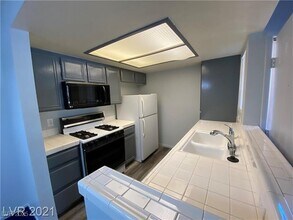 Building Photo - 1901 Desert Falls Ct