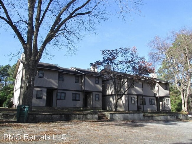 Building Photo - 2 br, 1.5 bath House - #4 Westbrooke