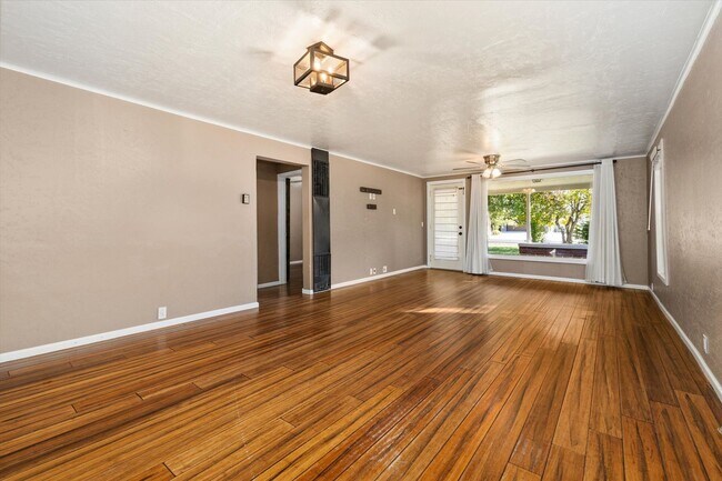 Building Photo - Charming Country Home on 1 Acre – 2 Bed, 1...
