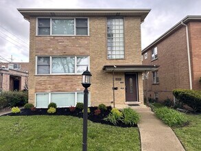 Building Photo - 1215 Balmoral Ave