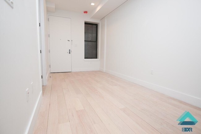 Building Photo - 1319 Bedford Ave