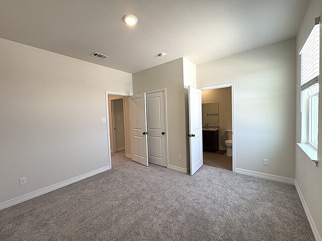Foto del edificio - 1154 Lindsey Dr