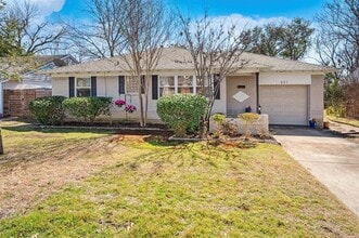 Building Photo - 621 Ridgedale Dr