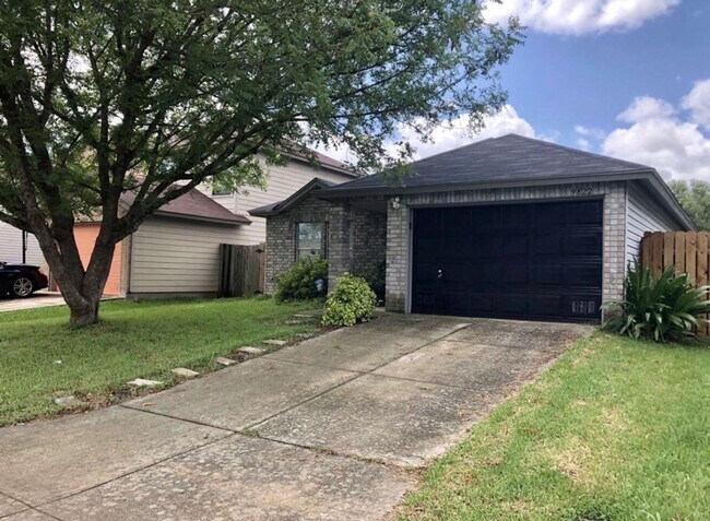 Photo - Large Beautiful 3 bed 2 bath House