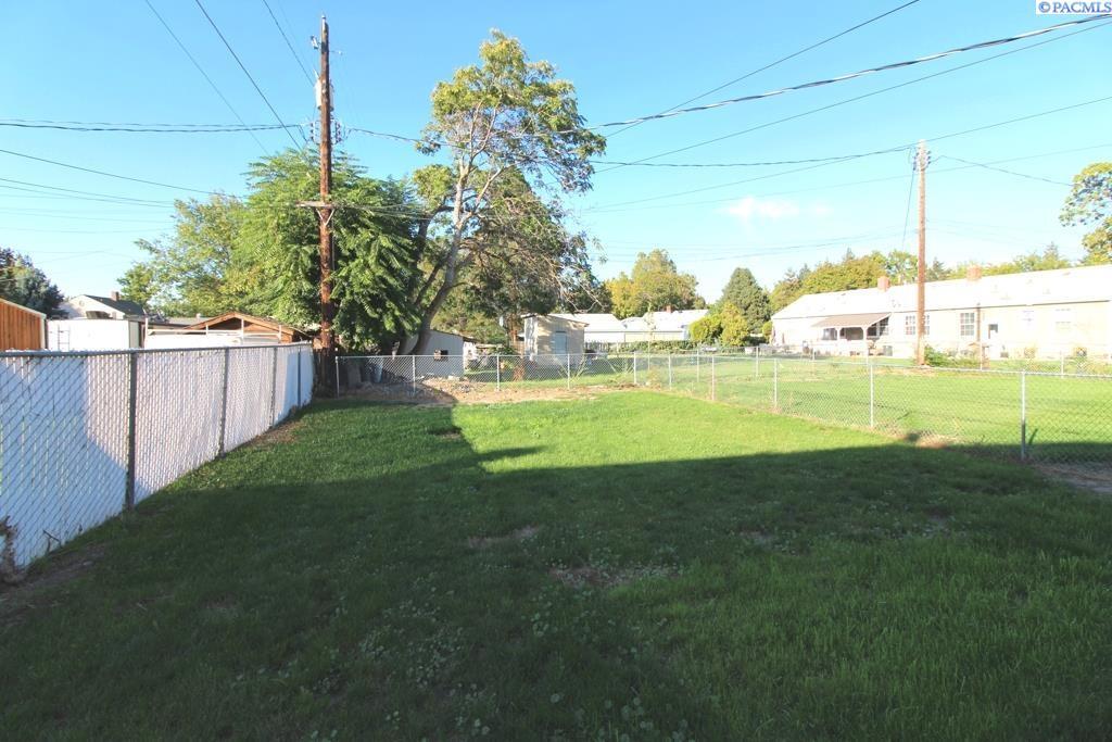 Foto del edificio - 3 Bed/1 Bath Duplex in Central Richland