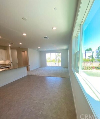 Building Photo - 297 Carmona