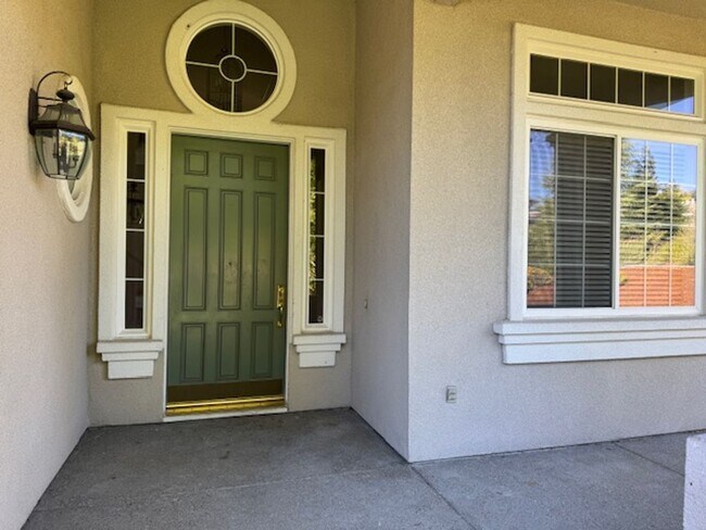 Foto del edificio - Gorgeous 5 bedroom + office, 4.5 bath Alam...