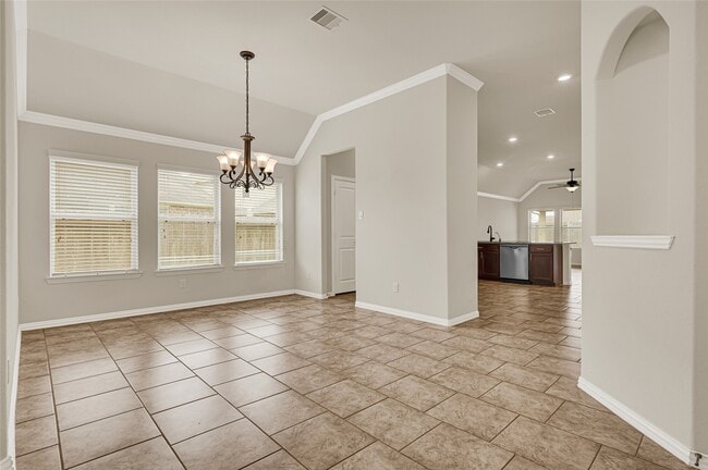 Building Photo - 2414 Willow Fall Ln