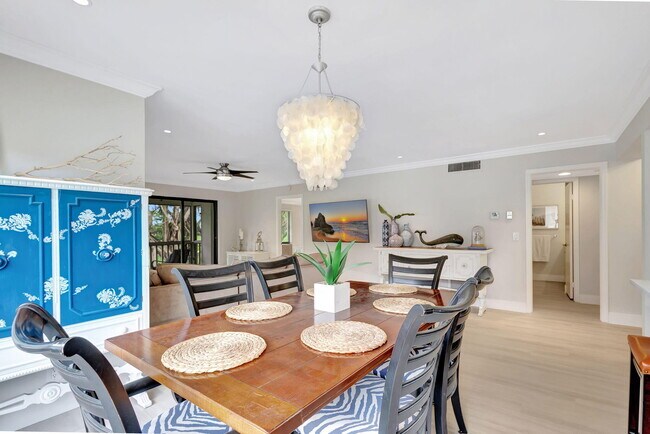 Building Photo - 438 Brackenwood Ln S