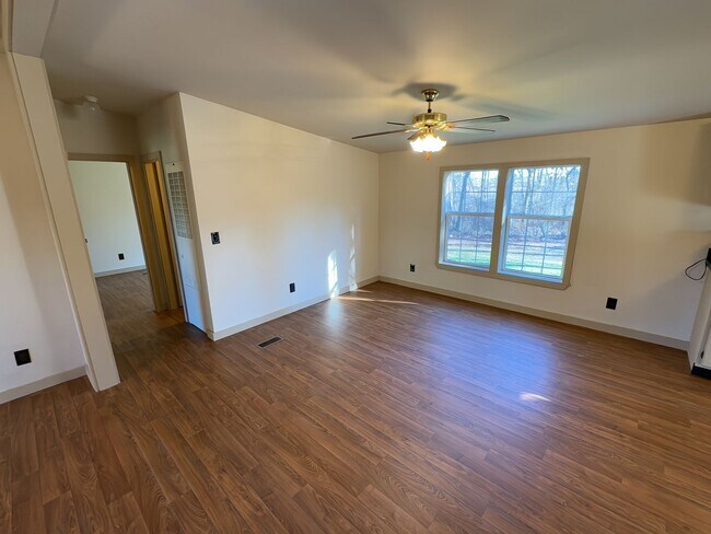 Building Photo - Single Family Home
