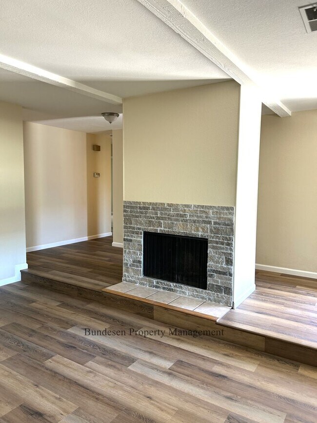 Foto del edificio - East Petaluma Four Bedroom Home