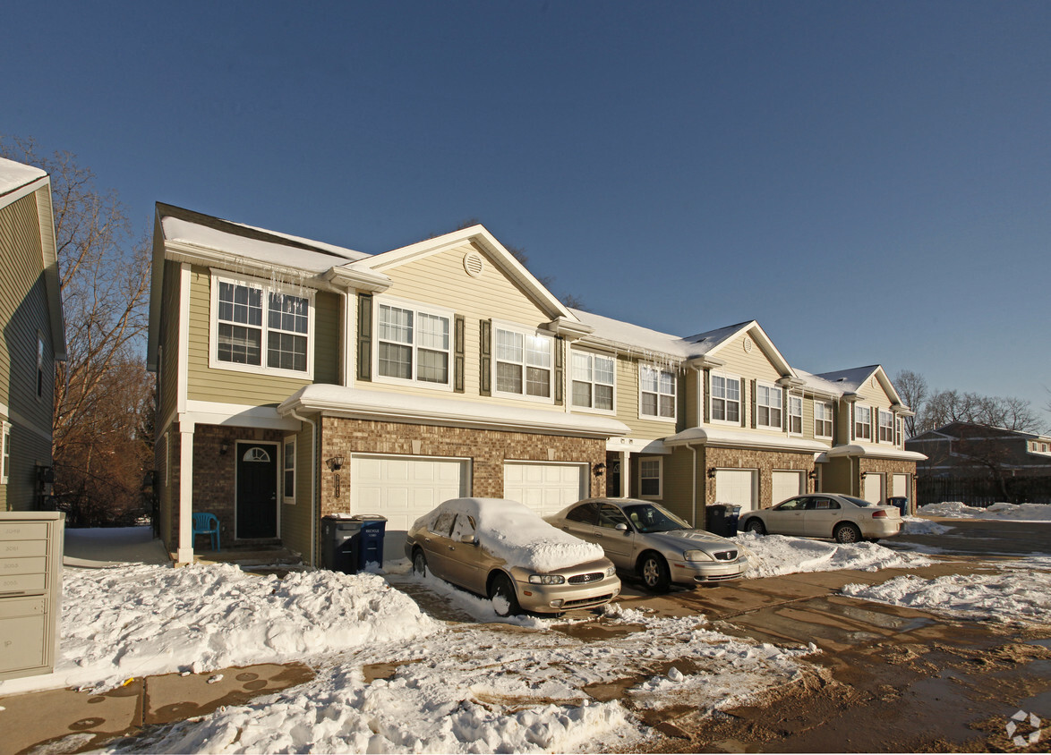 Foto del edificio - Windsong Townhomes
