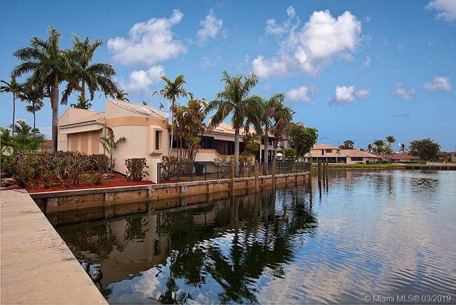 Building Photo - 471 Alamanda Dr