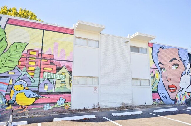Building Photo - 2212 Dunlavy St