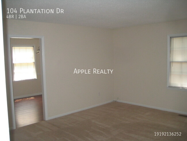 Building Photo - 104 Plantation Dr - Available early November