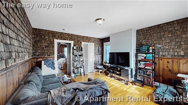 Building Photo - 58 Atherton St