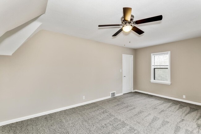 Building Photo - College Hill Home for rent! 4 bedroom 2 bath!